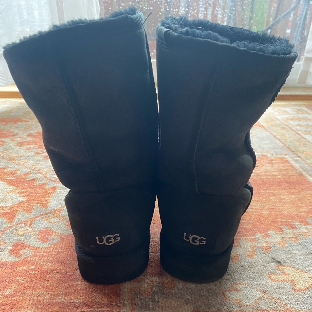 UGG's Classic Short